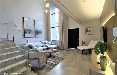 Imagem: A casa possui 3 Dormitórios, 4 Banheiros, 2 Vagas na garagem