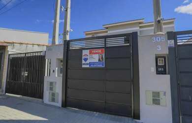 Imagem: A casa possui 2 Dormitórios, 3 Banheiros, 2 Vagas na garagem