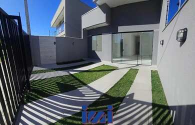 Imagem: A casa possui 4 Dormitórios, 3 Banheiros, 2 Vagas na garagem