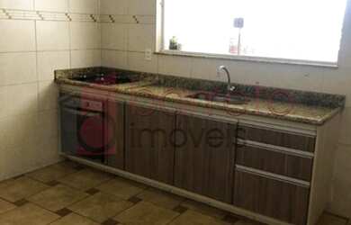 Imagem: A casa possui 3 Dormitórios, 3 Banheiros, 1 Vaga na garagem