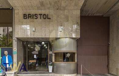 Imagem: O depósito possui 1 Vaga na garagem e 74m² de Área e está