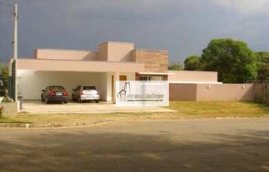 Imagem: A casa em condomínio possui 3 Dormitórios, 3 Banheiros, 5