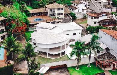 Imagem: A casa em condomínio possui 4 Dormitórios, 5 Banheiros, 5