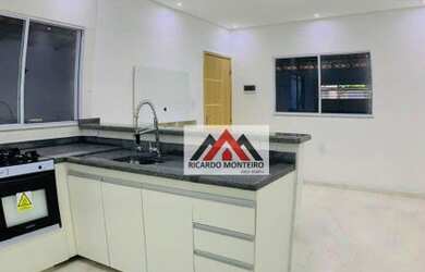 Imagem: A casa possui 2 Dormitórios, 1 Banheiro, 2 Vagas na garagem