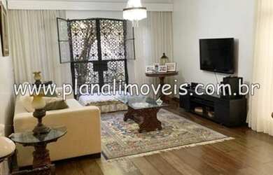 Imagem: A casa possui 3 Dormitórios, 5 Banheiros, 4 Vagas na garagem