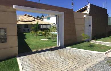 Imagem: A casa possui 4 Dormitórios, 3 Vagas na garagem e está localizado