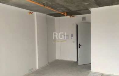 Imagem: O depósito possui 1 Vaga na garagem e 42m² de Área e está