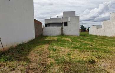 Imagem: O terreno possui 160m² de Área e está localizado em Centro