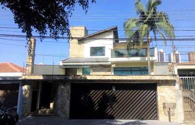 Imagem: A casa possui 5 Dormitórios, 5 Banheiros, 5 Vagas na garagem