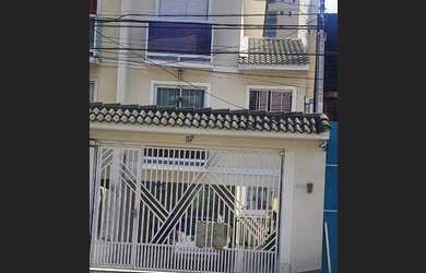 Imagem: A casa possui 5 Dormitórios, 3 Banheiros, 4 Vagas na garagem