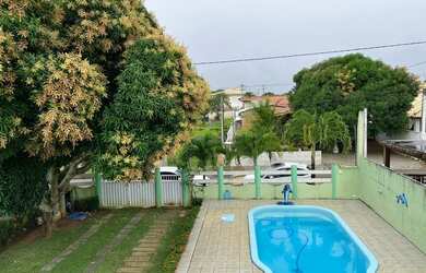 Imagem: A casa em condomínio possui 4 Dormitórios, 2 Banheiros, 160m²