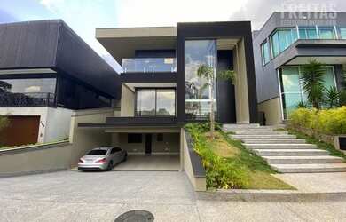 Imagem: A casa em condomínio possui 4 Dormitórios, 5 Banheiros, 4