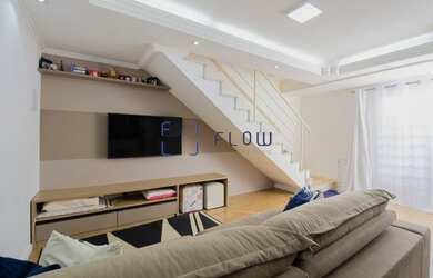 Imagem: A casa possui 5 Dormitórios, 1 Banheiro, 4 Vagas na garagem