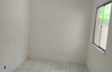 Imagem: A casa possui 3 Dormitórios, 1 Banheiro e está localizado