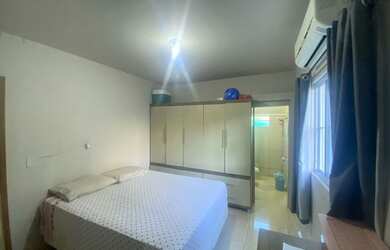 Imagem 12: Casa na Avenida Paraná a 4 Quadras da Praia no Balneário Nereidas em...