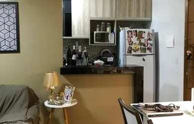 Imagem: O apartamento possui 2 Dormitórios, 1 Banheiro, 1 Vaga na garagem