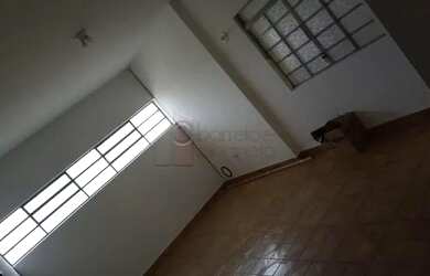 Imagem 11: Casa Padrão em Jundiaí. 180m² de Área, 3 Vagas na garageme4 Dormitórios