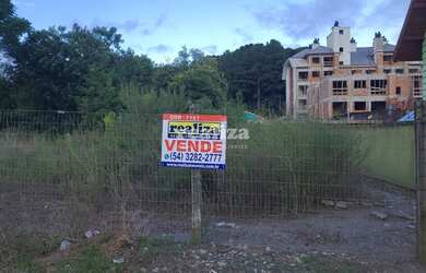 Imagem: O terreno possui 835m² de Área e está localizado em Canela