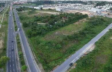 Imagem: O terreno possui 22864m² de Área e está localizado em Flores