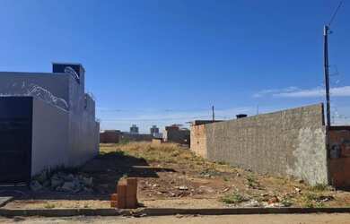 Imagem: O terreno possui 250m² de Área e está localizado em Loteamento