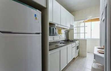 Imagem 6: Quarto privativo mobiliado em apartamento compartilhado no Trindade