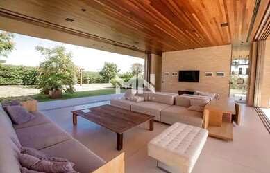 Imagem: A casa em condomínio possui 4 Dormitórios, 5 Banheiros, 5