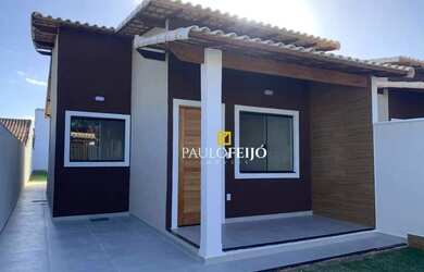 Imagem: A casa possui 2 Dormitórios, 1 Banheiro, 2 Vagas na garagem