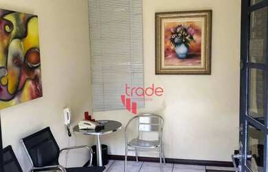 Imagem: O depósito possui 2 Vagas na garagem e 294m² de Área e está