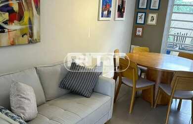 Imagem: A casa possui 2 Dormitórios, 1 Banheiro, 2 Vagas na garagem