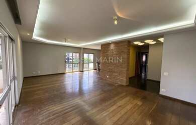 Imagem: O apartamento possui 4 Dormitórios, 5 Banheiros, 2 Vagas na