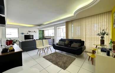 Imagem: O apartamento possui 3 Dormitórios, 2 Banheiros, 2 Vagas na