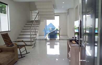 Imagem: A casa possui 3 Dormitórios, 2 Banheiros, 4 Vagas na garagem