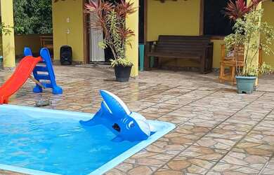 Imagem: A pousada chalé possui 3 Dormitórios, Acomodam 10 pessoas