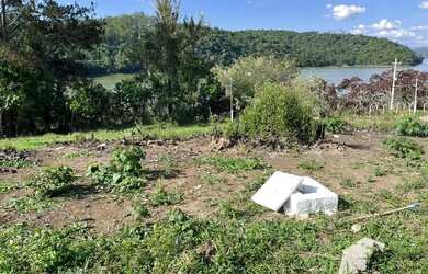 Imagem: O terreno possui 2.000m² de Área e está localizado em Nazaré