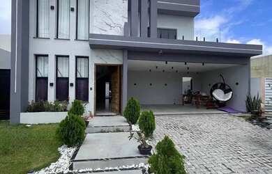 Imagem: A casa em condomínio possui 4 Dormitórios, 5 Banheiros, 4