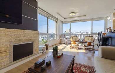 Imagem: O apartamento possui 3 Dormitórios, 5 Banheiros, 4 Vagas na