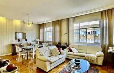 Imagem: O apartamento possui 4 Dormitórios, 2 Banheiros, 1 Vaga na