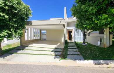 Imagem: A casa em condomínio possui 3 Dormitórios, 3 Banheiros, 2