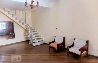 Imagem: A casa em condomínio possui 5 Dormitórios, 4 Banheiros, 2