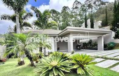 Imagem: A casa em condomínio possui 4 Dormitórios, 5 Banheiros, 4