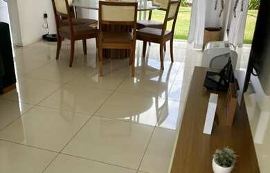 Imagem: A casa em condomínio possui 3 Dormitórios, 2 Banheiros, 2