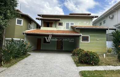 Imagem: A casa em condomínio possui 5 Dormitórios, 5 Banheiros, 4