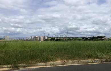 Imagem: O terreno possui 163m² de Área e está localizado em Parque