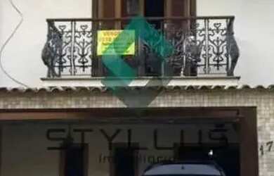 Imagem: A casa possui 3 Dormitórios, 5 Banheiros, 2 Vagas na garagem