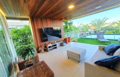 Imagem: A casa em condomínio possui 5 Dormitórios, 5 Banheiros, 5