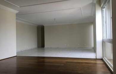 Imagem: O apartamento possui 4 Dormitórios, 3 Banheiros, 2 Vagas na