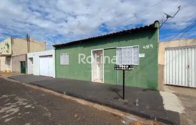 Imagem: A casa possui 2 Dormitórios, 1 Banheiro, 75m² de Área e