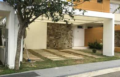 Imagem: A casa em condomínio possui 3 Dormitórios, 3 Banheiros, 2