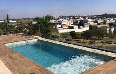 Imagem: A casa em condomínio possui 4 Dormitórios, 5 Banheiros, 4