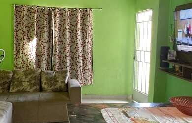 Imagem 3: Duas casas e uma loja